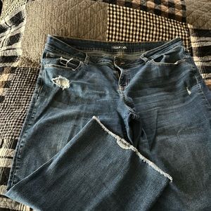 Maurice’s frayed hem capris with pre made holes